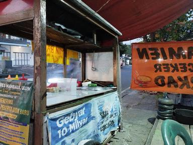 MIE YAMIEN BAKSO CEKER WARKAD KEMANTREN