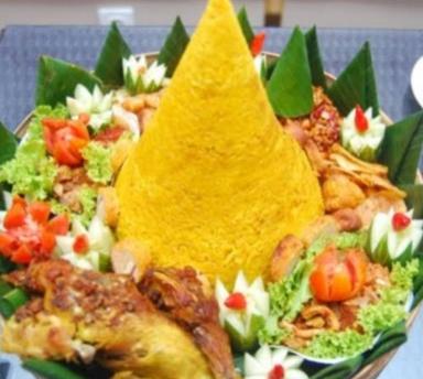 NASI KUNING,NASI UDUK,GORENGAN,TUMPENG