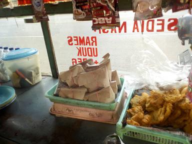 WARUNG NASI RAMES DAN KOPI MANG ADE