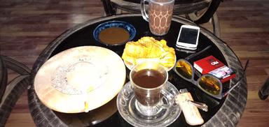 WARUNG KOPI KEBON