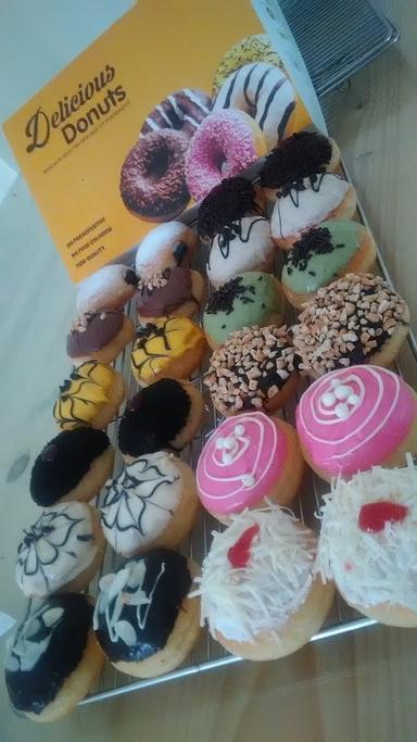 DE DONUTS JEMBER