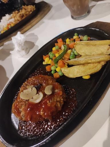 KAMPOENG STEAK