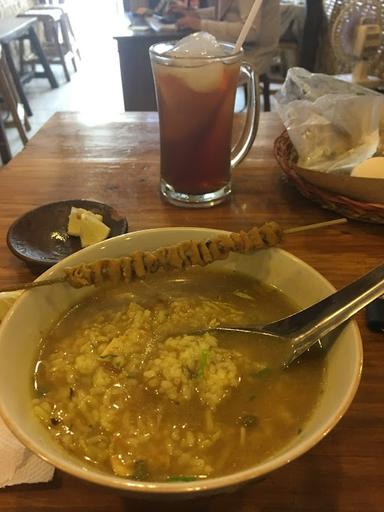 WARUNG SOTO GUNUNG