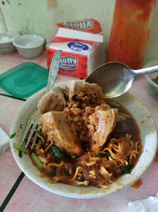 BASO BANDUNG SI GOYANG LIDAH MEKARRAHAYU