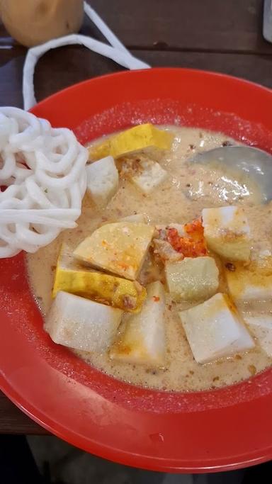 LONTONG SUSU KOH OEN