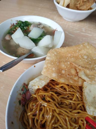 MIE BASO CAMPUR BUNGSU