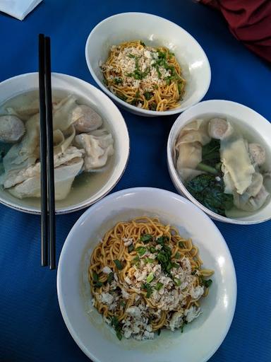 MIE BASO SI BOY