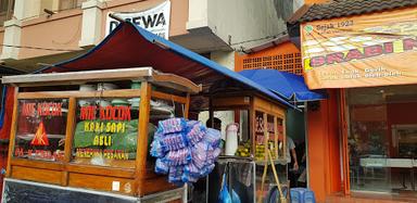 MIE KOCOK KEBUN JUKUT