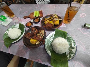 SAMBAL TEMBIKAR PAK WIKA