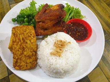 WARUNG C'MAR FOOD COURT