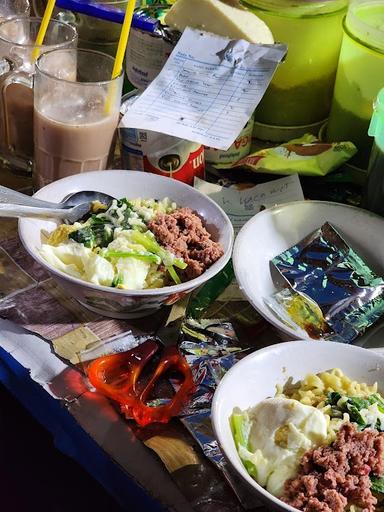 WARUNG INDOMIE MUSTARI