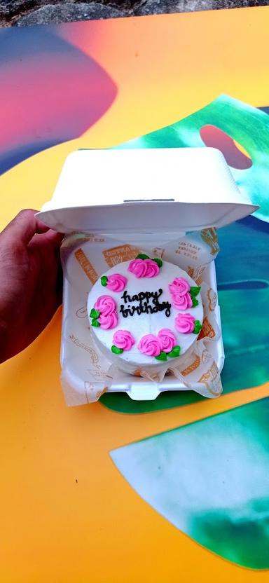 DELISH CAKE KUE ULANG TAHUN