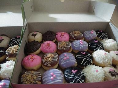 RUMAH DONAT MAMAK HENDI