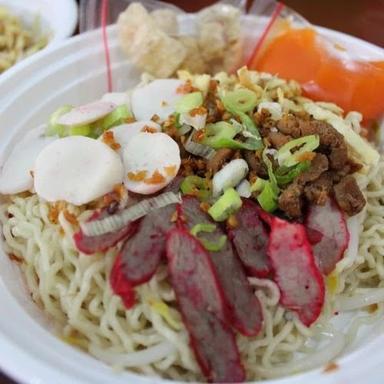 BAKMI SINGKAWANG AMIN