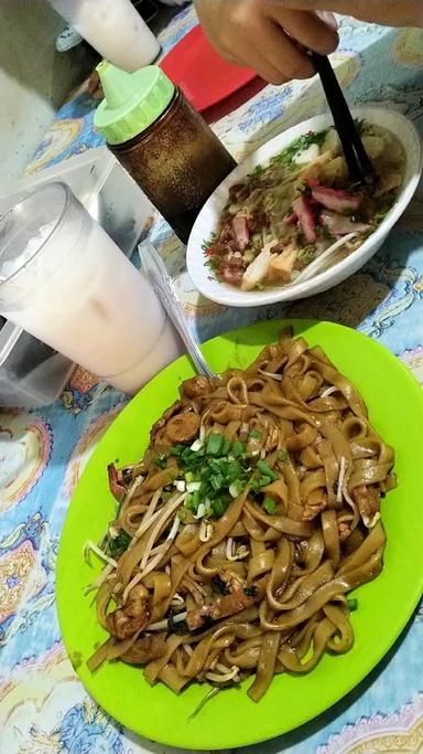 BAKMI SINGKAWANG AMIN