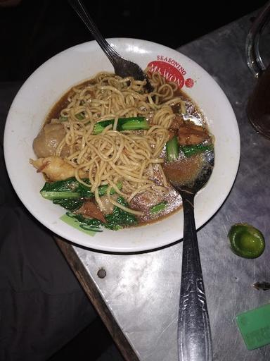 BAKSO MIE AYAM TIARA