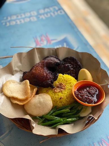 NASI KUNING MARTINA