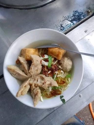 MIE AYAM BAKSO SOLO TRI TUNGGAL