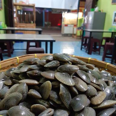 WARUNG AA SEAFOOD TUMPAH