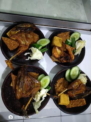 WARUNG MAKAN LESEHAN BAROKAH