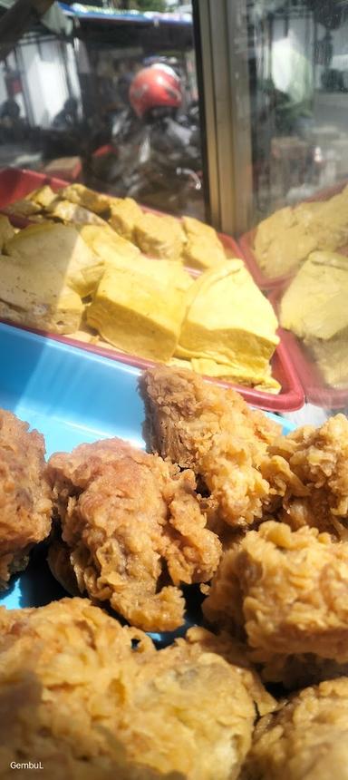 AYAM GEPREK GEMBUL