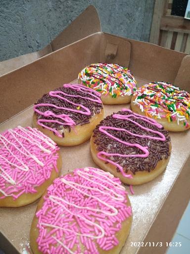 DEVINA SWEET DONUTS