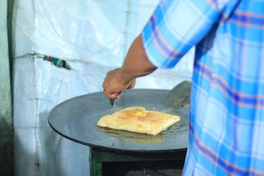 MARTABAK MANIS DAN TELOR SUSUKAN