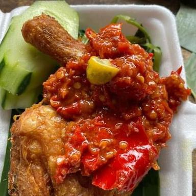 WARUNG AYAM BAKAR IBU LISTYA PENGLIPURAN