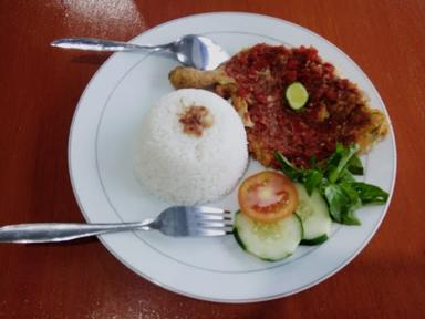 WARUNG MAKAN SARI RASA SEGENING