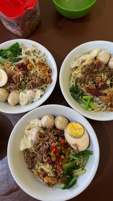 MIE PANGSIT 33 MEDAN