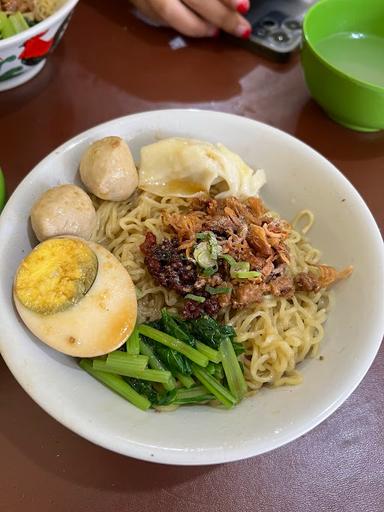 MIE PANGSIT 33 MEDAN