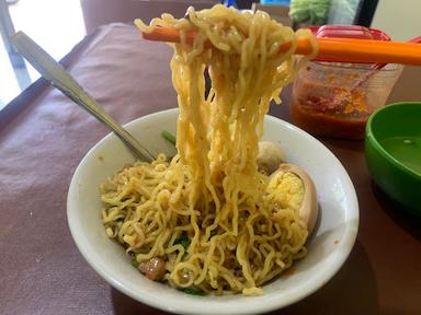 MIE PANGSIT 33 MEDAN