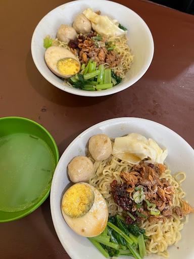 MIE PANGSIT 33 MEDAN