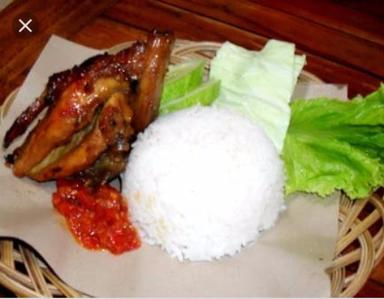 AYAM BAKAR & PEMPEK