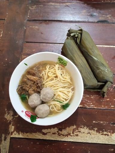 BAKSO SPESIAL JUMBO SOLO