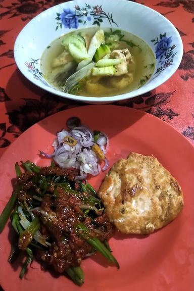 WARUNG SEPEK (SOP IKAN SALMON)