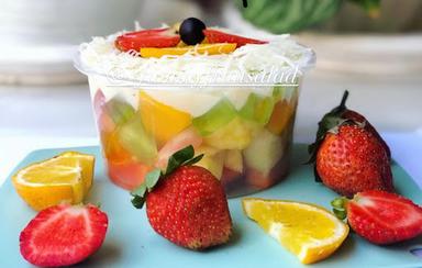 YUMMY FRUIT SALAD