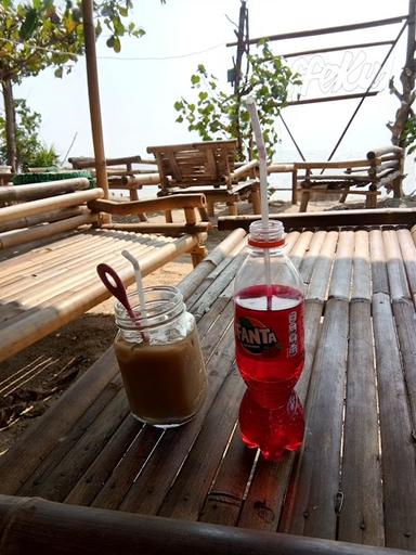 COFFEEKU WARUNG TEPI PANTAI