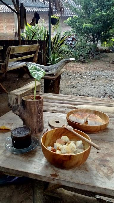 KEDAI KOPI KANG BLANGKON