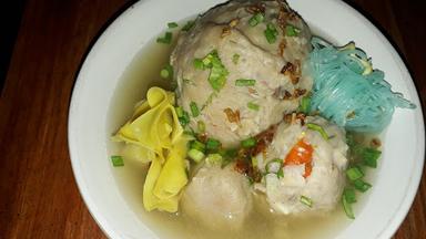 BAKSO IDOLA PAK HARI