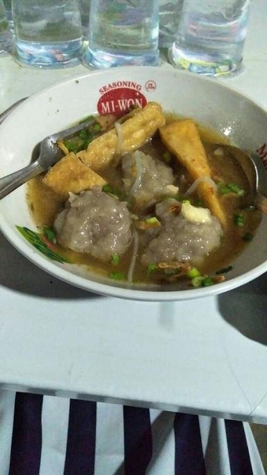 BAKSO & MIE AYAM AMIN