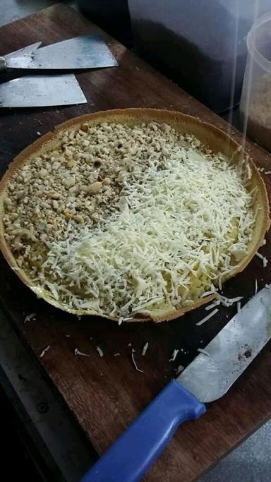 MARTABAK & TERANG BULAN CAK KARIM