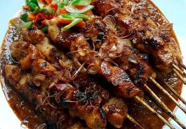 SATE AYAM & KAMBING KHAS MADURA