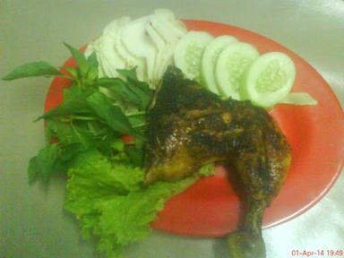 AYAM BAKAR BAHARI