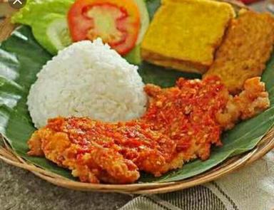 AYAM GEPREK SAMBAL NAGIH IBU OBIT