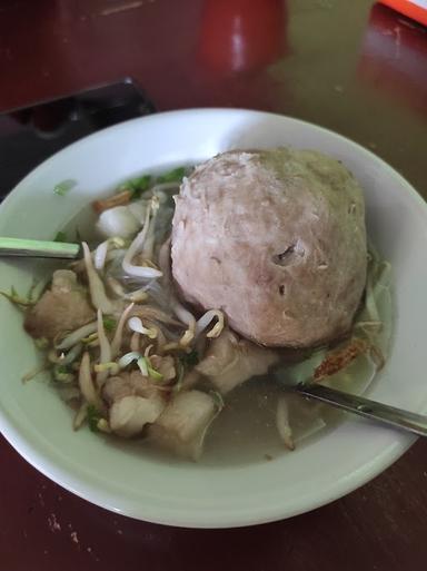 BAKSO AW AW