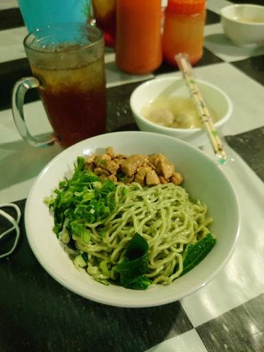 MIE AYAM ASEMKA