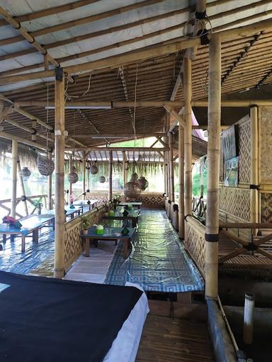 RUMAH MAKAN SAUNG BAMBU