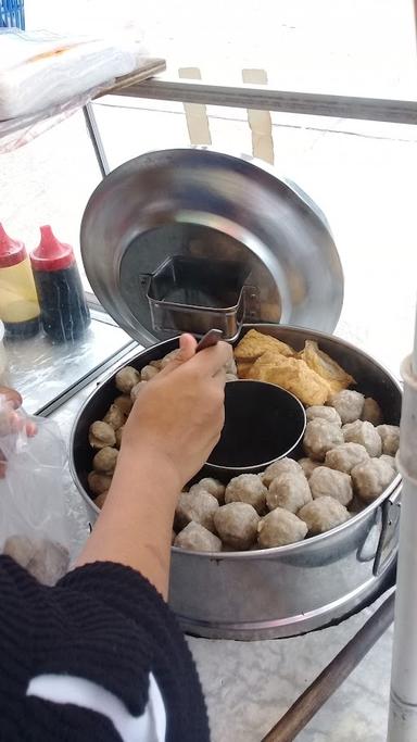 CILOK BASO ( DEPAN SMA 3)