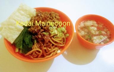 KEDAI MAINECOON (ANEKA NASI, MIE AYAM & BAKSO)